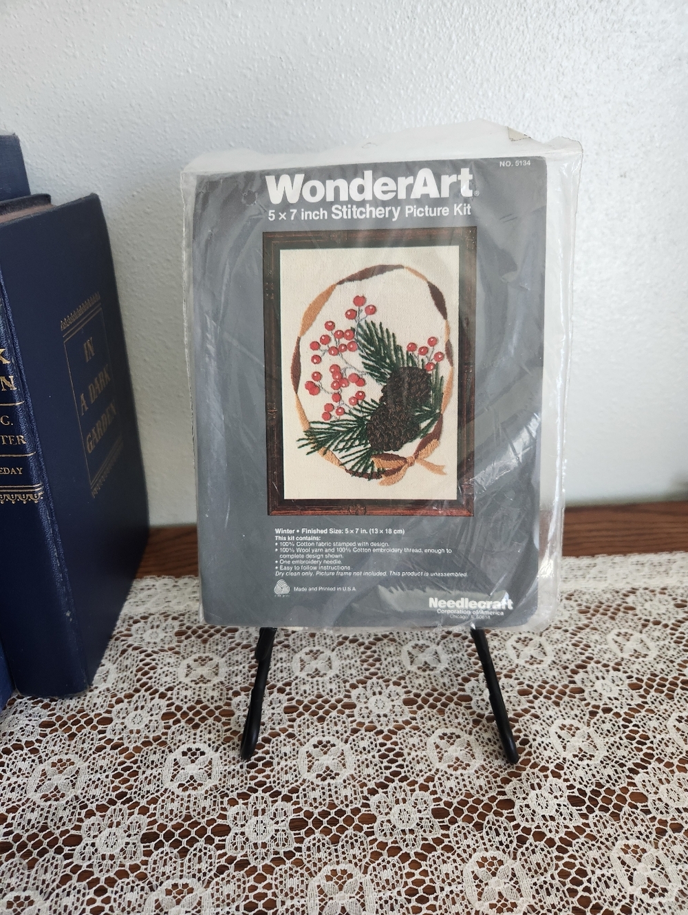 WonderArt 5x7 Stitchery Picture Kit - Winter Pinecone & Berries